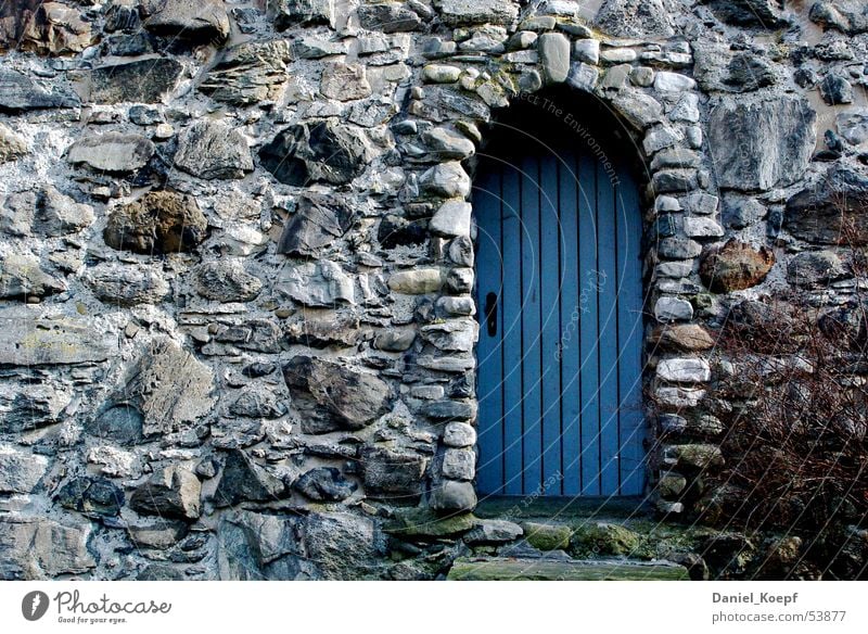 Katzenlieselesturm Ravensburg Tür Eingang Mauer Naturstein geschlossen Torbogen katzenlieselesturm Turm blau Stein gemauert schellenberger turm Treppe