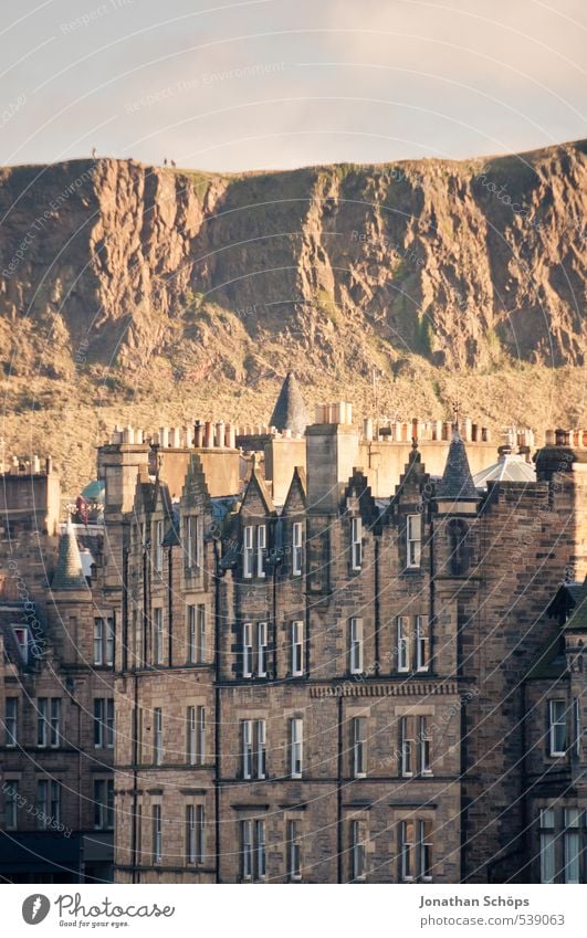 Edinburgh IX Schottland Großbritannien Stadt Hauptstadt Altstadt Skyline bevölkert Haus Bauwerk Gebäude Architektur Dach Schornstein Englisch alt historisch