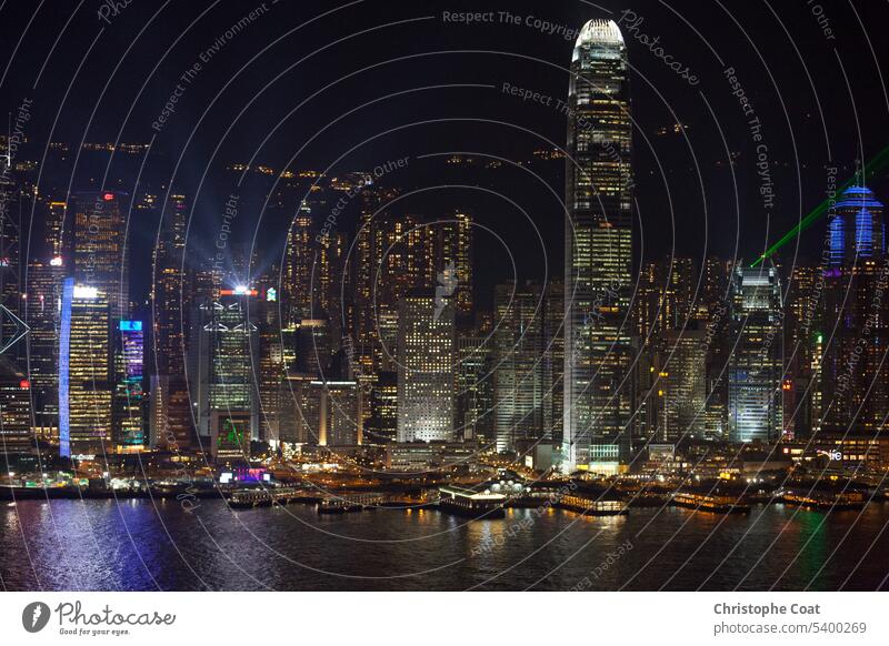 Victoria Harbour in Hongkong bei Nacht Architektur Asien Wasserbucht gebaute Struktur China - Ostasien Stadtbild Küstenlinie berühmter Ort Hongkong Kong