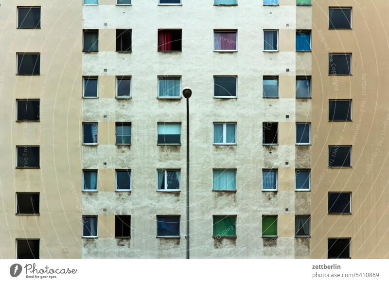 Neubaublock architektur berlin büro city deutschland fassade fenster froschperspektive gebäude hauptstadt haus himmel hochhaus innenstadt kiez leben licht mitte