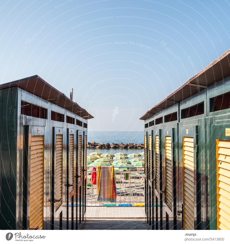 Strandkabinen Badeort Schwimmen & Baden entkleiden Sommer Ferien & Urlaub & Reisen Umkleideraum Hütte Sand Küste Badestelle Badehäuschen Kabine Meer Badehütte