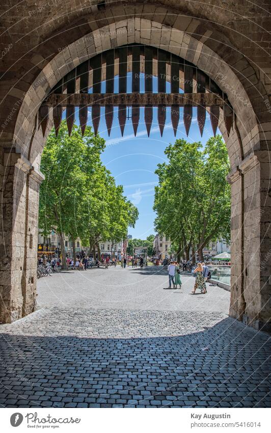 Chlodwigplatz in Köln Severinstorburg Chlodwigplatz Koeln Südstadt Veedel Kölner Südstadt City Chlodwigplatz im Juni 2022 mittelalterlichen Stadtbefestigung