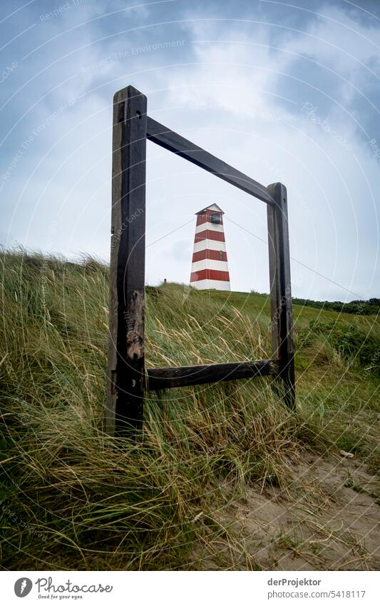 Gerahmter Leuchtturm von Vorupør Spaziergang Idylle Turm Sommertag Urlaubsfoto sommerlich Natur Urlaubsort cold hawaii Nordseeküste erholen & entspannen"