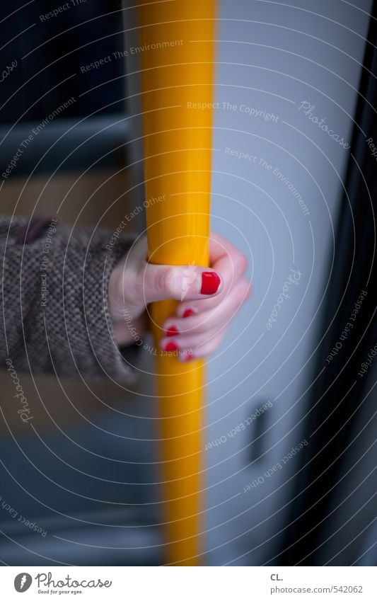 rheinbahn Nagellack Ausflug Städtereise Mensch feminin Junge Frau Jugendliche Erwachsene Hand Finger 1 18-30 Jahre 30-45 Jahre Verkehr Verkehrsmittel