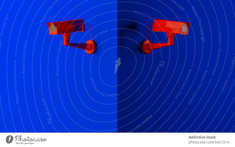 Rote Überwachungskamera auf blauem Hintergrund Fotokamera überwachen Coronavirus Kontrolle Pandemie infiziert Technik & Technologie Sicherheit Polizei bewachen