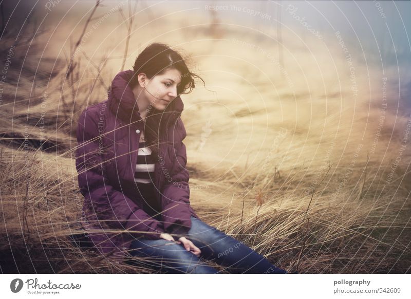 Sitting, Waiting, Wishing Mensch feminin Junge Frau Jugendliche Erwachsene Leben Körper 1 18-30 Jahre Umwelt Natur Landschaft Herbst Schönes Wetter