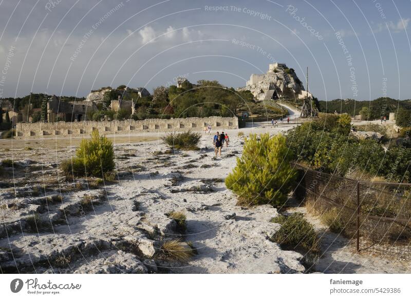 Schloss von Les Baux de Provence alt Altertum Festungen Les Baux-de-Provence südfrankreich Mittelmeer Mittelmeerraum mediterran warm heiß Süden Sommer