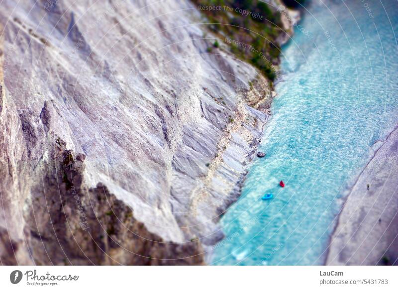 Blick in die Rheinschlucht Fluss Felsen Wasser Boote Vogelperspektive Landschaft Natur Stein Umwelt Gewässer in der Natur Berg schroff felsig fließen strömen