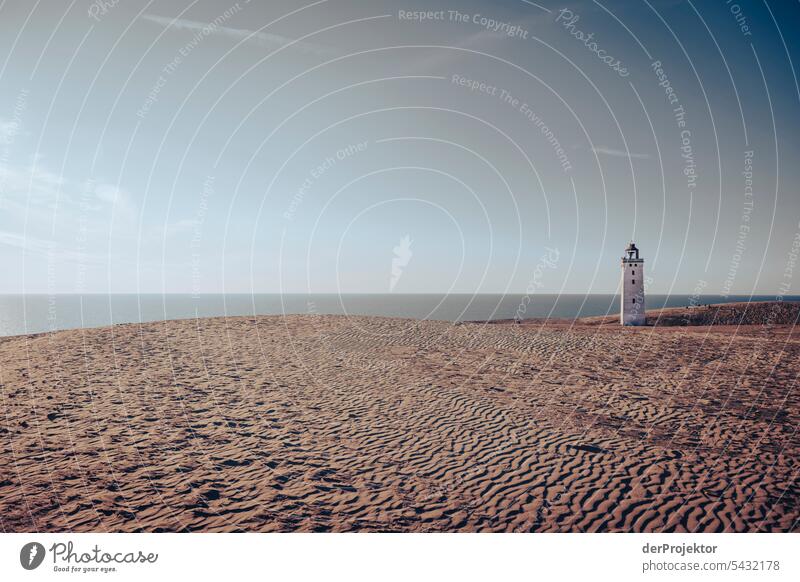 Dünen mit Leuchtturm Rubjerg Knude Fyr am Strand II Sand Farbfoto Erholung Strandleben Ferien & Urlaub & Reisen baden Erholungsgebiet Urlaubsstimmung Meer