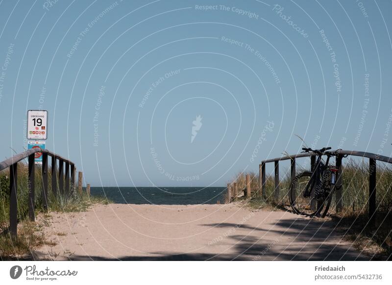 Strandzugang an der Ostsee Meer Sand Wasser Küste Himmel Blauer Himmel Ferien & Urlaub & Reisen Erholung Sommer Natur Landschaft blau Tourismus Horizont