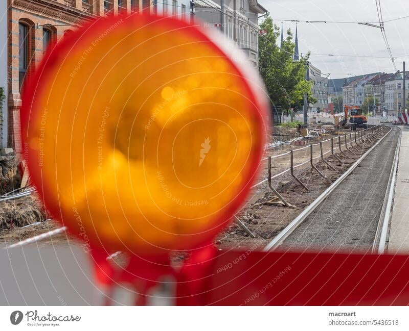 Baustelle lampe signallampe gelb rot bau Schienen, schienennetz neubau umbau halle(Saale) hochleitungen bake barke stop aufpassen vorsicht gefahr signalfarben