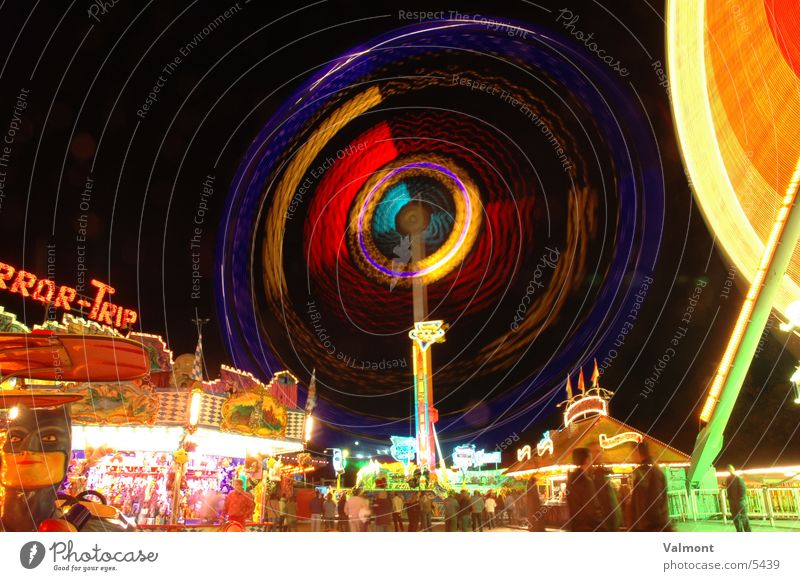 herbstmesse freiburg IV Nacht Licht Langzeitbelichtung Ausstellung Kirmess Freiburg im Breisgau Farbe