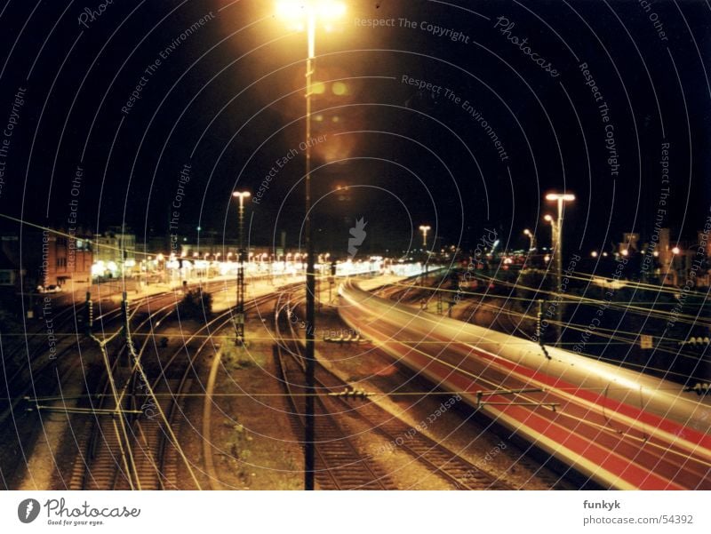 yard Eisenbahn Geschwindigkeit Licht Nacht dunkel train Bahnhof offenburg Stadt wuschhhh langzeitbelichtung......