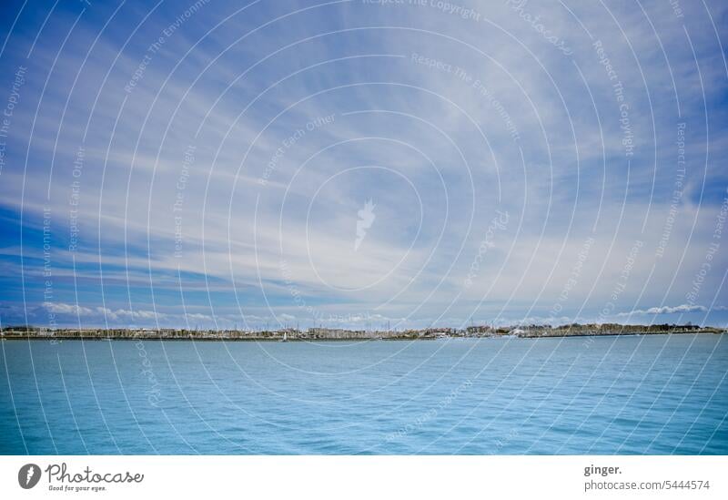 Blick auf die Île de Ré - Frankreich Insel île de ré Landschaft Himmel Meer Küste Ferien & Urlaub & Reisen Tourismus Reiseziel Sehenswürdigkeit Atlantik