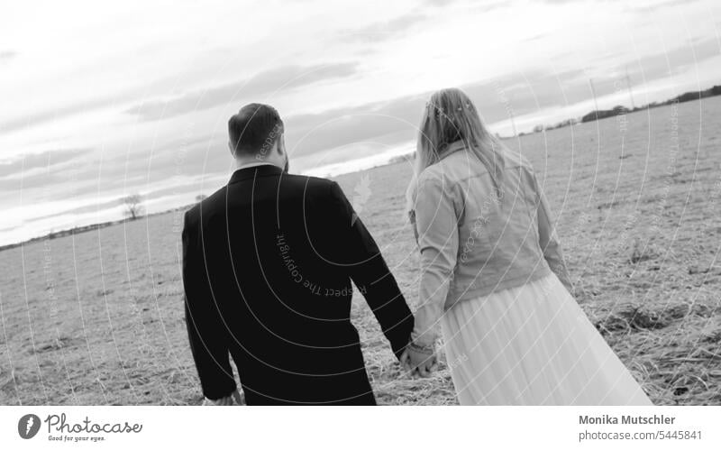 Just married Heiraten Hochzeit heiraten Liebe Romantik romantisch Braut hochzeitlich verheiratet Ehefrau Frau Liebespaar Feste & Feiern Ehemann Zusammensein