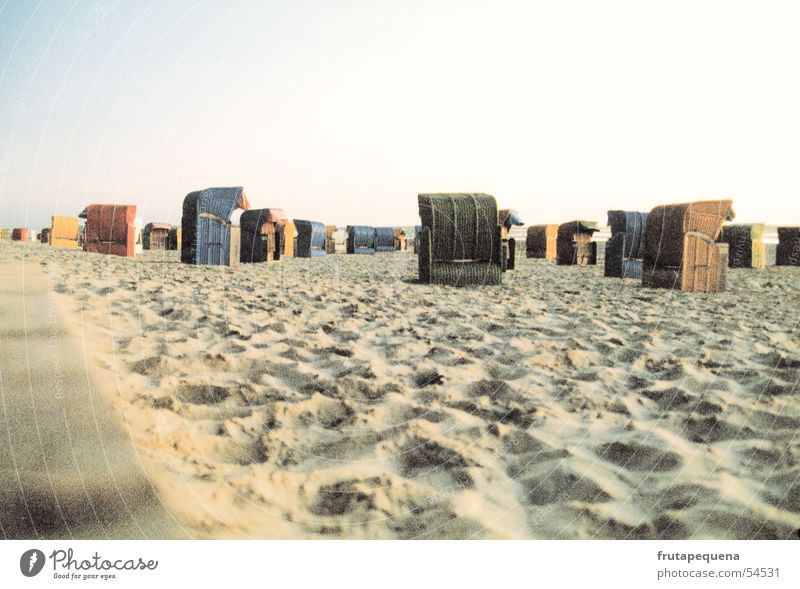 Menschenleerer Strand Strandkorb Föhr Meer Einsamkeit Sommer Saison Ferien & Urlaub & Reisen Wattenmeer Himmel Europa Natur frisch Außenaufnahme Querformat