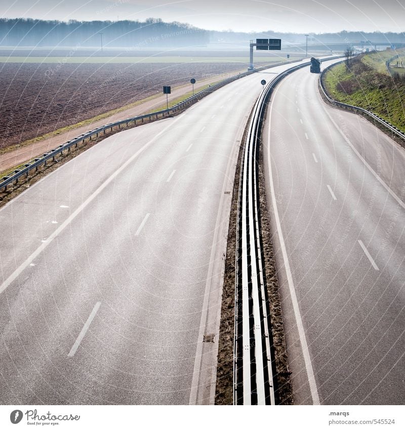 28 Days Later Ferien & Urlaub & Reisen Ausflug Ferne Landschaft Verkehr Verkehrswege Straße Wege & Pfade Autobahn fahren einfach schön Ordnung Perspektive Ziel