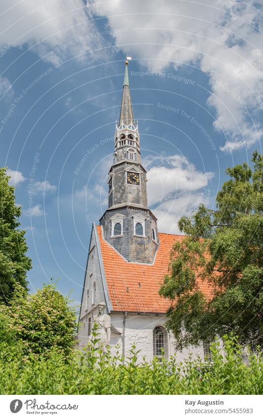 Kirche am Marktplatz von Heide St.-Jürgen-Kirche St. Jürgen Stadt Heide Heider Marktplatzes Dithmarschen traditionelle Wochenmarkt Kreises Dithmarschen