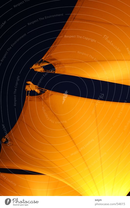 orange auf schwarz Stoff Installationen Dinge Licht Romantik Sonnenuntergang Beleuchtung Stimmung Abenddämmerung erleuchten Verlauf Außenaufnahme Zoomeffekt