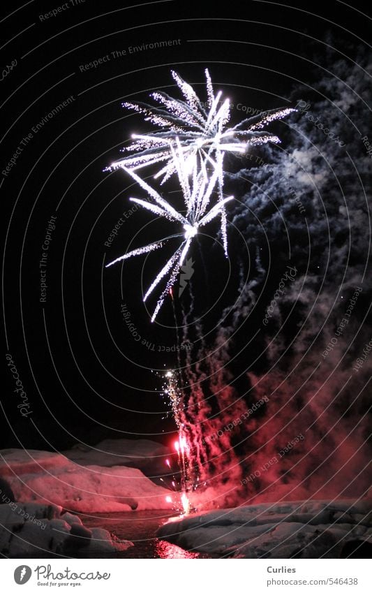 hot and cold Ferien & Urlaub & Reisen Abenteuer Schnee Silvester u. Neujahr Jahrmarkt Nachthimmel Gletscher rot schwarz weiß Feuerwerk Jökulsárlón Island Eis