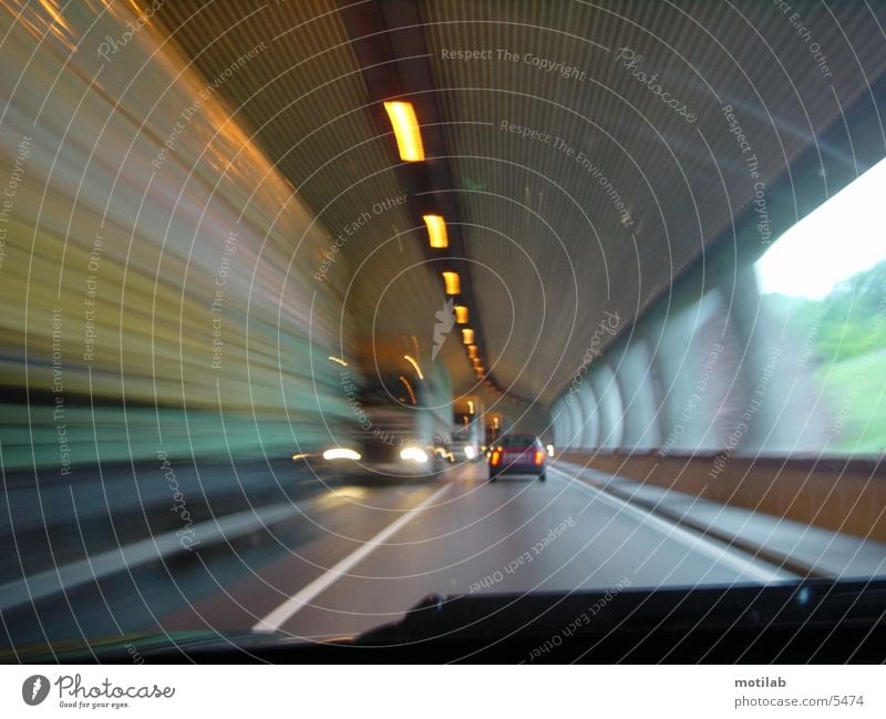 vorbei in den Tunnel vergangen Geschwindigkeit Licht Bewegung