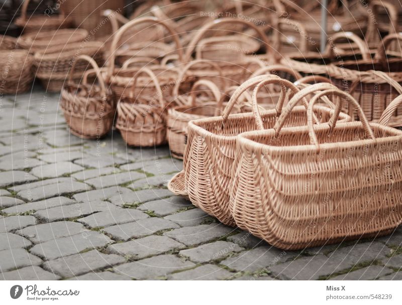 Korbmarkt kaufen Marktplatz braun Korbmacher Korbflechten Wochenmarkt Weimarer Zwiebelmarkt Pflastersteine Buden u. Stände Marktstand Händler Handwerk binden