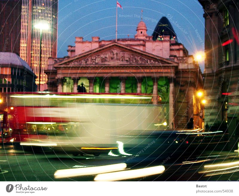 rush London Stadt Haus Börse Verkehrsstau Berufsverkehr Arbeit & Erwerbstätigkeit Nacht Belichtung Licht Stress town Bus PKW Doppeldecker-Bus Straße gerkhin