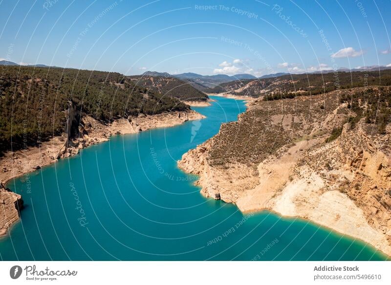 Luftaufnahme des Stausees am Flussufer Landschaft Lagune Ufer Küste Uferlinie Wasser Natur Spanien Küstenlinie Sand See Gelände Umwelt Tal malerisch Wasserseite