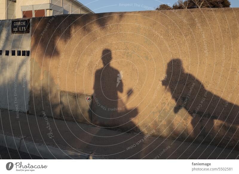 Sonnenuntergangstheater Schattenspiel Schauspiel schattig sonnig Lichtspiel Insel Straße urban Provence Côte d'Azur Île du Gaou Südfrankreich Urlaub vergnügt