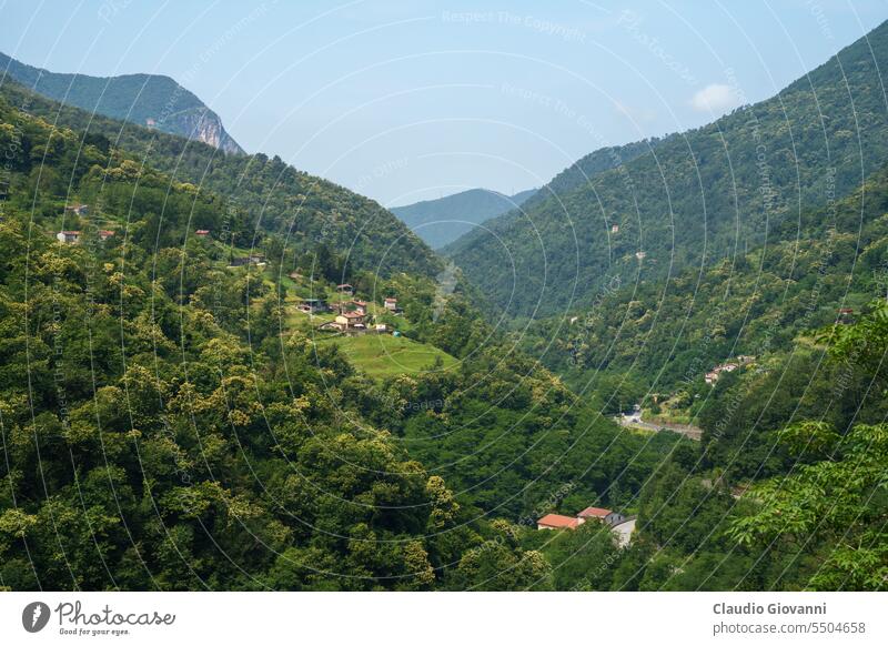 Landschaft entlang der Straße von Arni, von Garfagnana nach Alpi Apuane Castelnuovo di Garfagnana Europa Italien Lucca Stazzema Toskana Farbe Tag