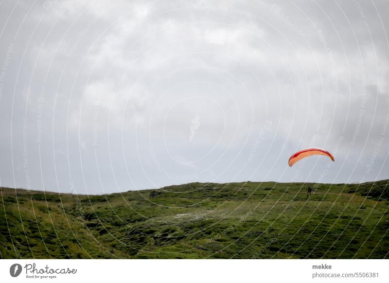 Flugversuche Paragleiter Gleitschirmfliegen Freiheit Sport Himmel Extremsport Freizeit & Hobby Wind gleiten Fallschirm Freude Luft frei Sommer Wolken Abenteuer