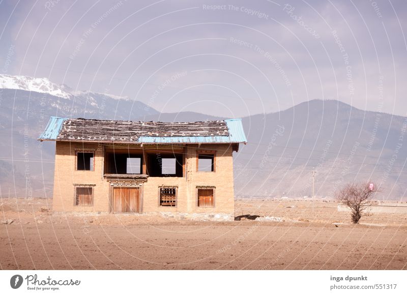 Leeres Haus Umwelt Natur Landschaft Himmel Berge u. Gebirge Yunnan China Asien Einsamkeit Abenteuer Ferien & Urlaub & Reisen leer Leerstand Baum Himalaya Wüste