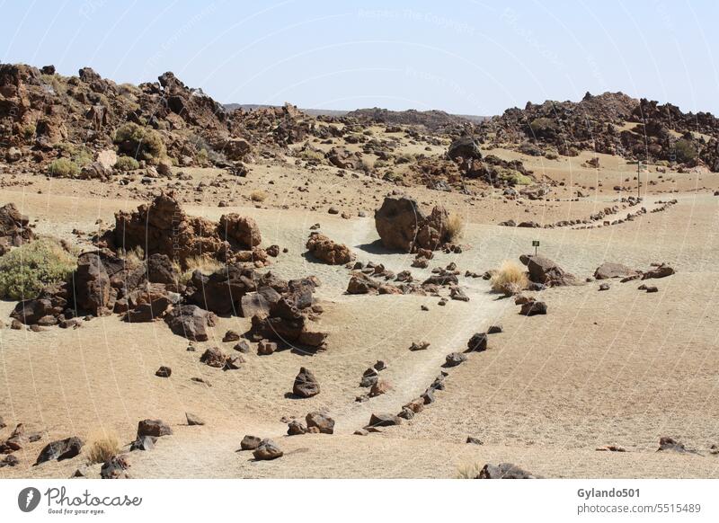 Wanderweg durch den Teide Nationalpark auf Teneriffa vom Aussichtspunkt Minas de San José aus caldera teide nationalpark wandern caldera las canadas wüste