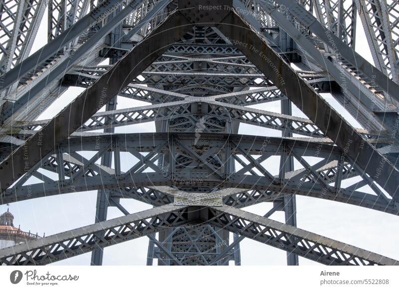 Metallbaukasten Brücke Porto Douro Brückenbau Stahl Konstruktion Stahlkonstruktion Architektur Stahlträger Brückenkonstruktion Detailaufnahme Bogen Stahlbrücke