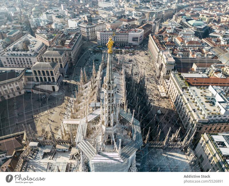 Dach von Notre Dame bei Tageslicht Notre-Dame Kathedrale Kirche Basilika Dachterrasse Tourismus Wahrzeichen Sightseeing reisen Stadtbild Großstadt Architektur