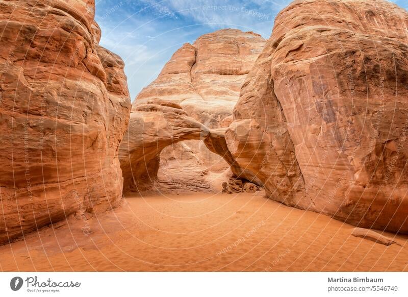 Der Sanddünenbogen im Arches National Park, Utah USA SanddünenArche Landschaft malerisch wüst Panorama Nationalpark Bogen Moab Bögen Spaziergang farbenfroh