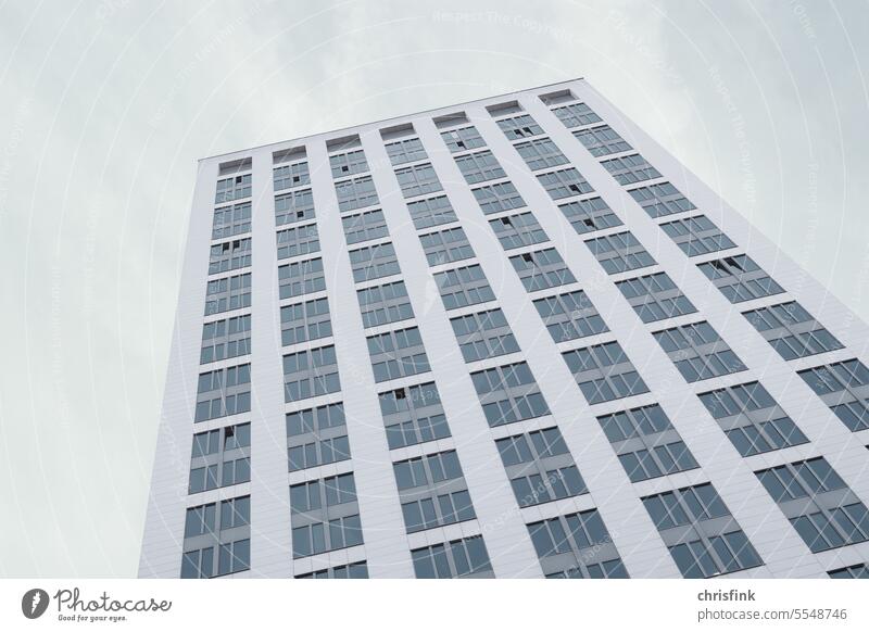 Hochhausfassade hochhaus fenster architektur Gebäude Stadt Menschenleer Himmel Bauwerk Reflexion & Spiegelung Bürogebäude Strukturen & Formen Stadtzentrum