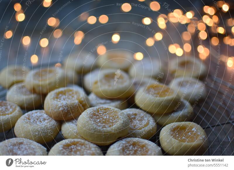 Vorfreude Plätzchen Weihnachtsplätzchen sebstgebacken Weihnachten & Advent Cookies Weihnachtsgebäck Adventszeit Weihnachtsbäckerei lecker süß Lebensmittel Kekse