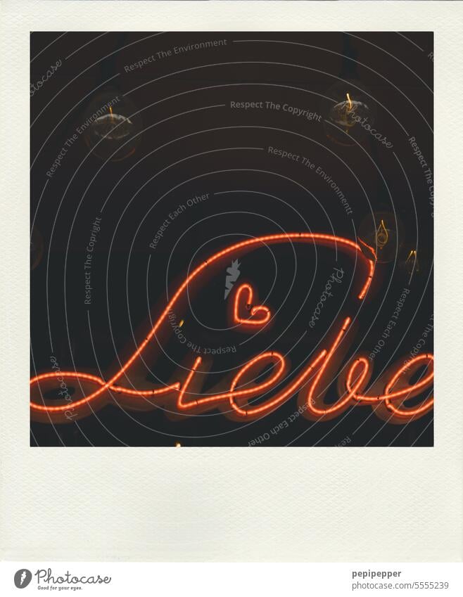 Liebe – Typographie lieben liebend liebenswert Liebende Gefühle Valentinstag Herz Romantik Verliebtheit Liebesgruß Liebeserklärung Liebesbekundung herzförmig