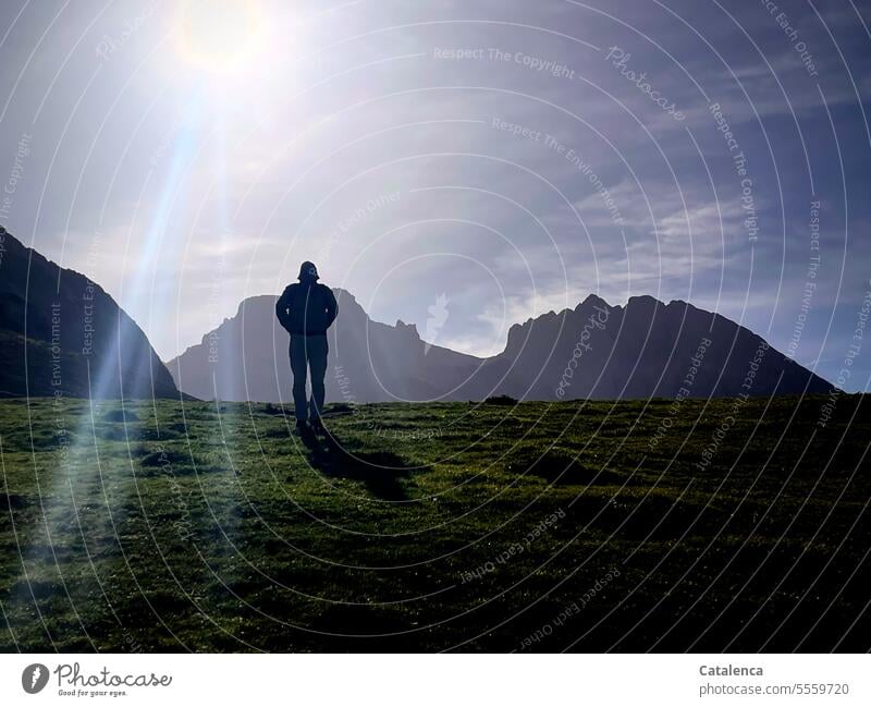 Bewusstseinserweiternd | Stille Umwelt Himmel Berge Gipfel Gebirge Natur Tag Schönes Wetter Tageslicht Landschaft Wanderer wandern Urlaub Berge u. Gebirge