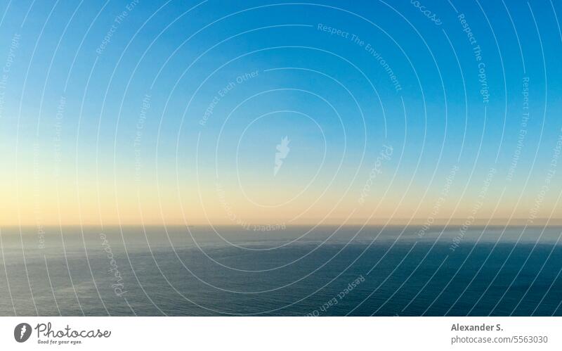 Sonnenaufgang am Meer Sonnenaufgang - Morgendämmerung Sonnenaufgang Himmel Sonnenaufgangsdunst Sonnenaufgangslicht Meereslandschaft Dämmerung Dämmerlicht