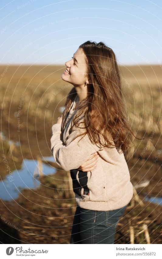 Mensch schönes Mädchen Freude Jugend jung glücklich Lächeln Leben Junge Frau Jugendliche Haare & Frisuren Gesicht Lippen 18-30 Jahre Erwachsene Natur Landschaft