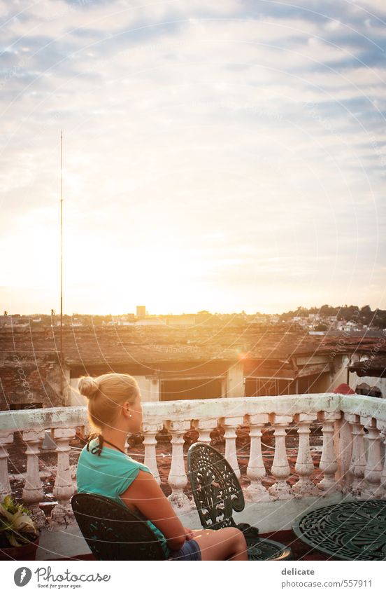 Himmel über Santa Clara Ferien & Urlaub & Reisen Tourismus Ferne Freiheit Sightseeing Städtereise Sommer Sommerurlaub Sonne Insel T-Shirt blond Zopf entdecken