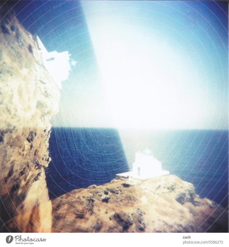 doppelsichtig Holga Griechenland Lomografie analog Scan Dia Doppelbelichtung Cross Processing cross Ägäis Mittelmeer Insel Sifnos Kapelle Meer Kirche Kykladen