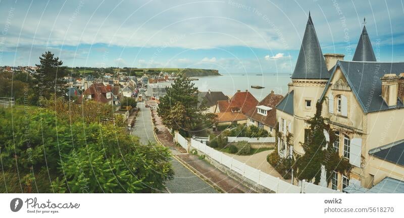 Normandieküste Arromanches-les-Bains Frankreich Meer Küste Himmel Horizont Felsen Landschaft Natur Außenaufnahme Tourismus Panorama (Aussicht)