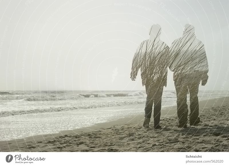 Einssein Mensch Paar Partner Erwachsene Senior Leben 2 45-60 Jahre 60 und älter Natur Landschaft Himmel Schönes Wetter Wellen Küste Strand Nordsee Ostsee Meer