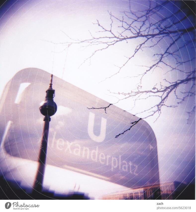 U-Bahn fahren Holga Lomografie Doppelbelichtung analog Scan Dia Stadt Cross Processing Turm Berlin Fernsehturm Berliner Fernsehturm Verkehr Alexanderplatz