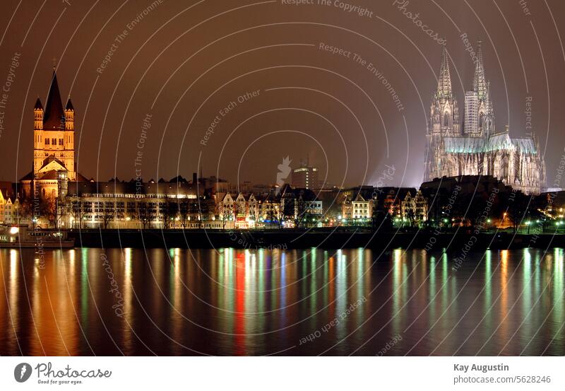 Kölner Nachtansicht Kölner Altstadt Kölner Nachtaufnahmen Köln Fotografie Kölner Abendstimmung Kirche Kölner Dom Nachtansicht der Kölner Altstadt Lichterglanz