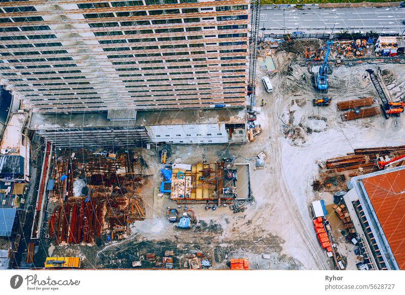 Entwicklung Multistorey Residential Building Baugebiet. Entwicklung auf der Baustelle. flache Ansicht Construction And bulding industry concept Industrie