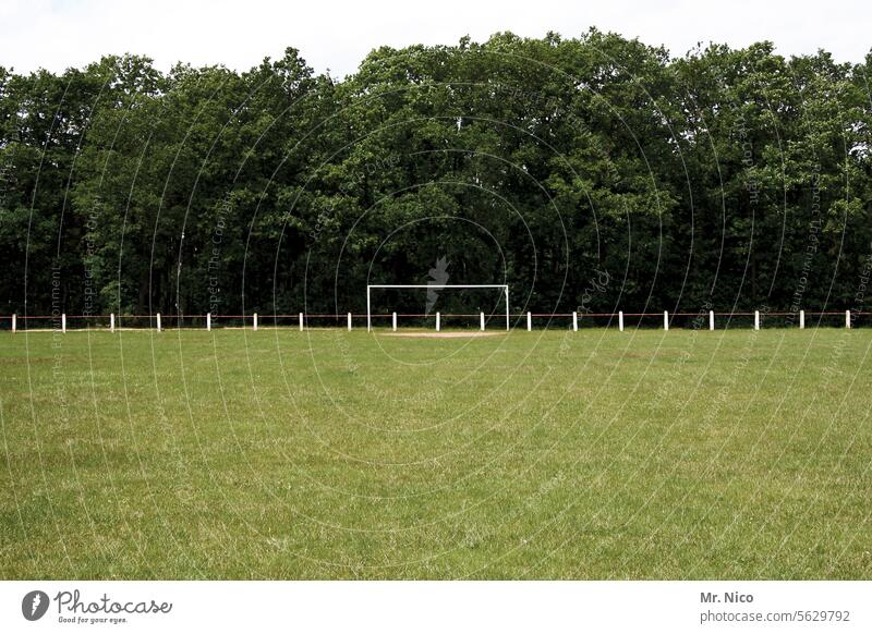 Waldstadion Fußballplatz Wiese grün Freizeit & Hobby Fußballtor Fußballtraining Fußballfeld Tor Bolzplatz Sportstätten Kreisliga Ballsport Spielfeld Sportplatz